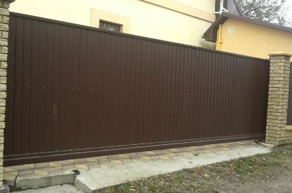 Откатные ворота.Проём 5350х2200 мм. Зашивка профлист. Село Красная Слоботка